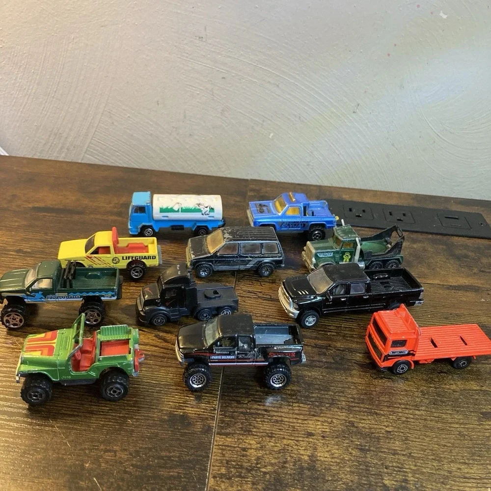 TRUCKS Incl Vtg Diecast Pickup Cab Jeep Majorette Matchbox Hot Wheels‎ 11 Lot